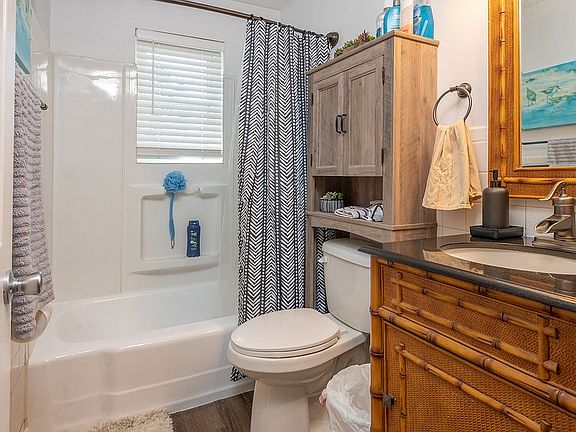 4th image of 333 West Ln