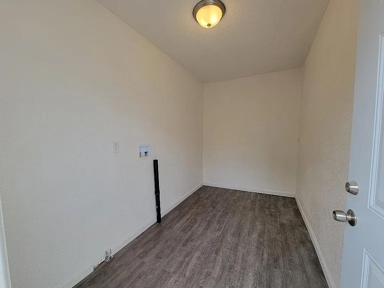 1311 87th Ave #B — Photo 5