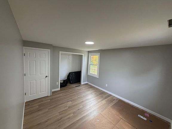3rd image of 615 Maple Ave #W