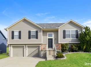 8918 NE 117th St, Kansas City, MO 64157