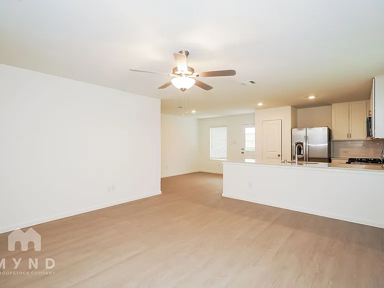 2636 Mistwood Dr — Photo 10