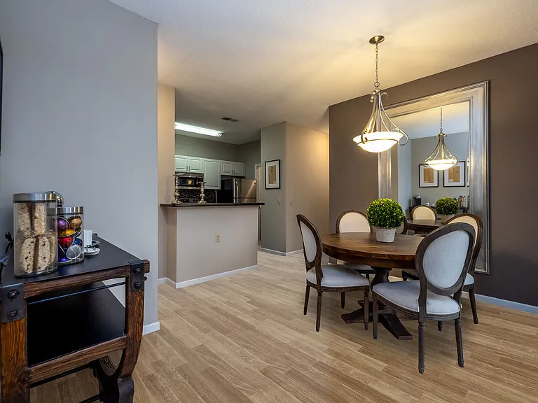Coventry Apartments — Photo 5