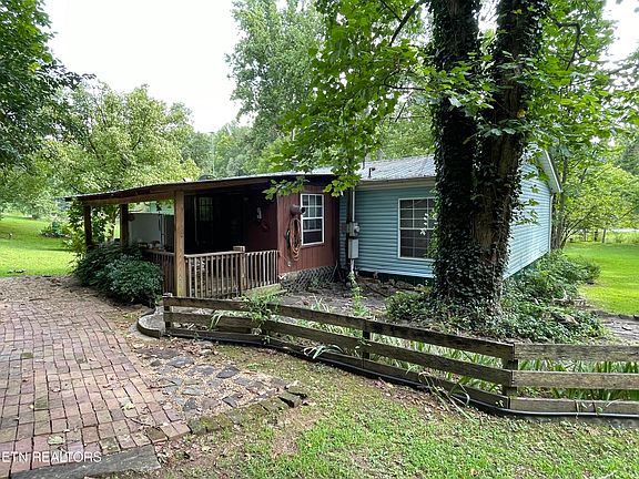 3rd image of 3000 Fairview Rd
