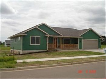 2nd image of 1124 Newport Ln