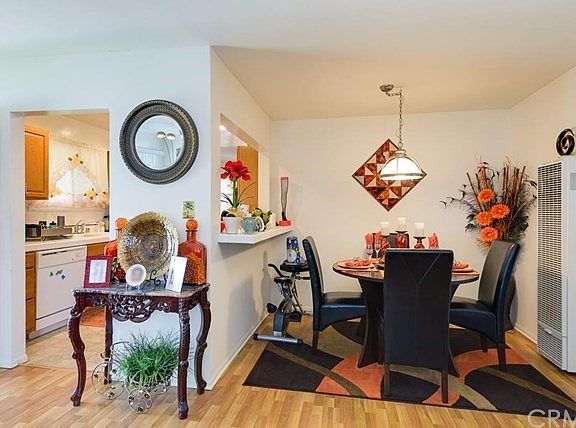 Dining room with breakfast bar.