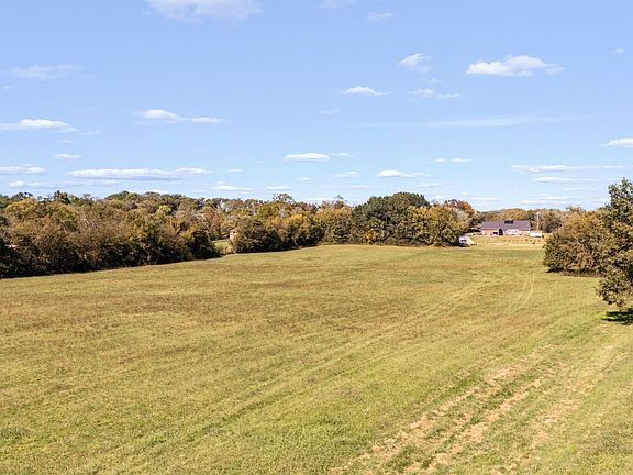 3rd image of 2865 McCanless Rd