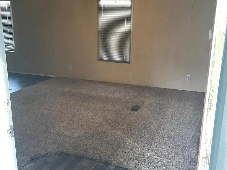 114 Southland Dr — Photo 3