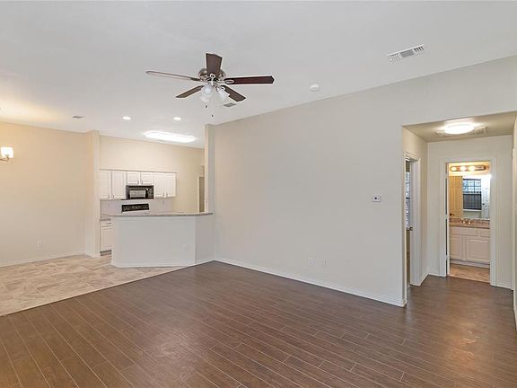 3rd image of 813 Odell St