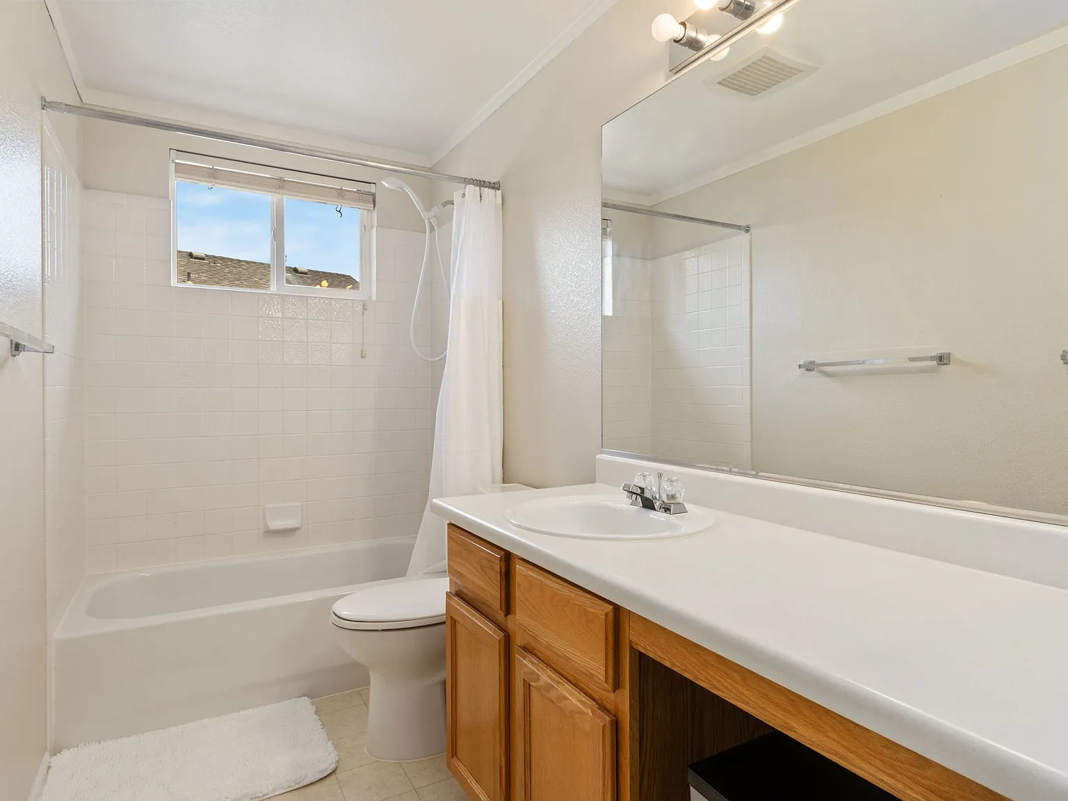 6 bed, 2536 sqft, $950 — Photo 3