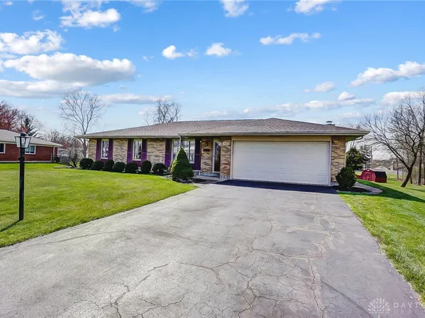 4185 Pennywood Dr, Dayton, OH 45430