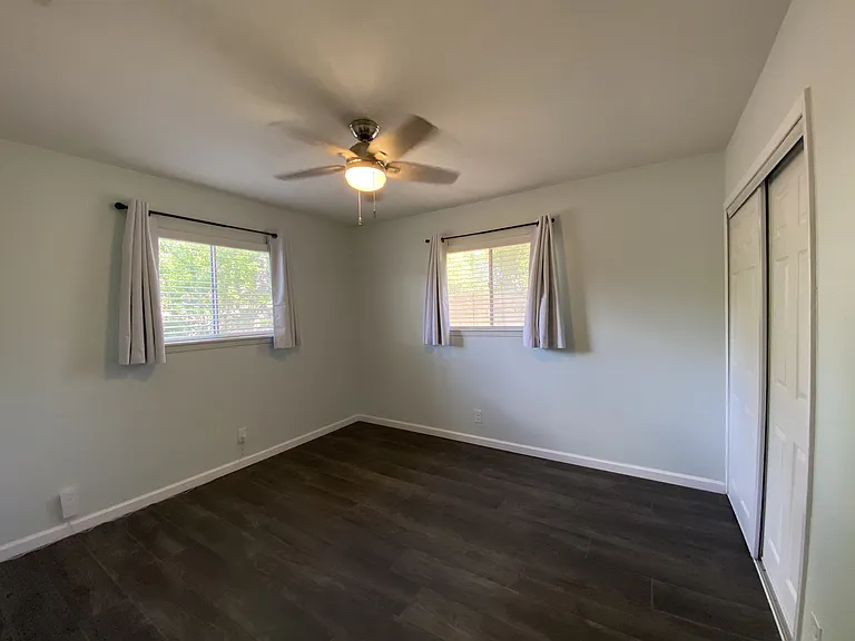 4318 Temple Hl — Photo 12