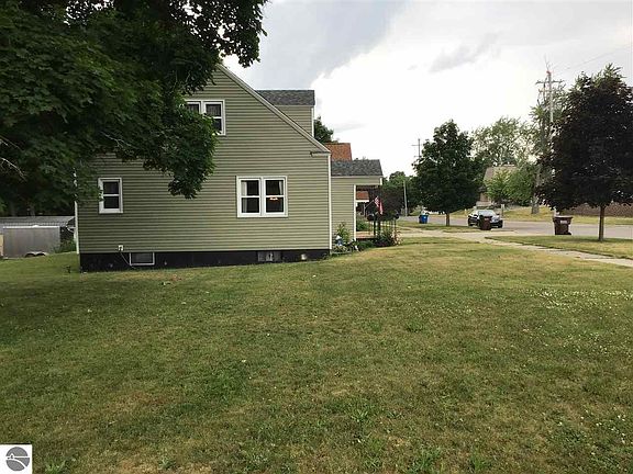 2nd image of 820 Lynn St