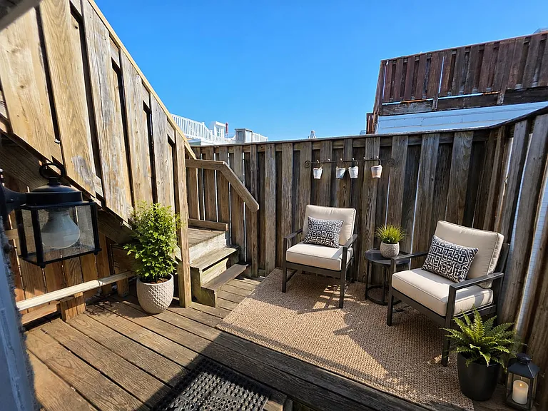 739 Clymer St — Photo 13