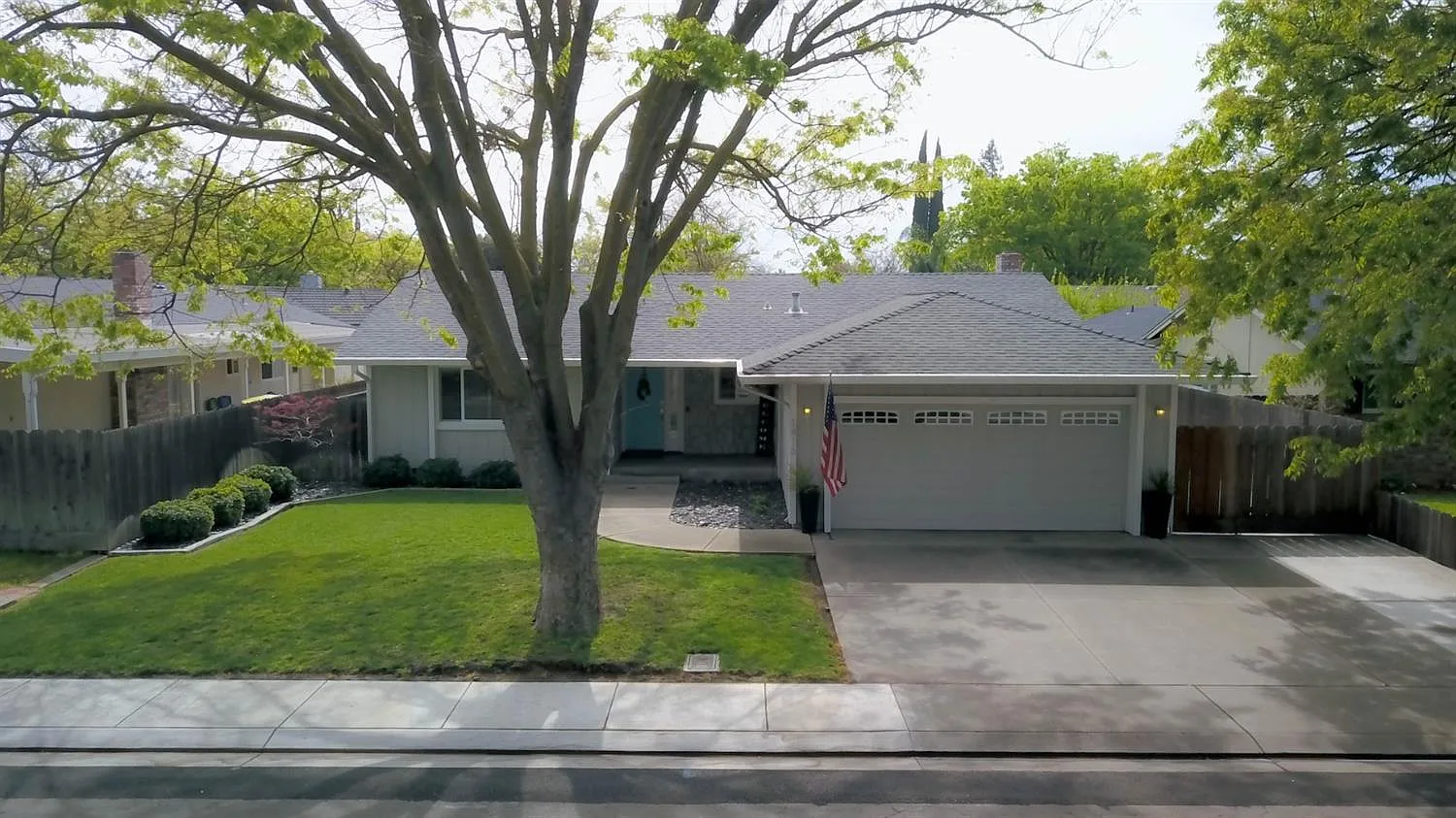1416 Mosswood Ln photo 1