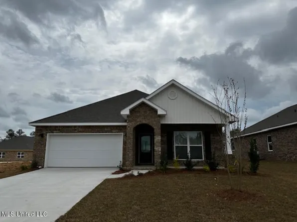 17806 Kelso Dr, Diberville, MS 39540