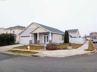 6011 Comiskey Dr, Pasco, WA 99301