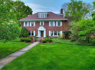 2467 Guilford Rd, Cleveland Hts, OH 44118