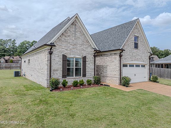 3rd image of 4297 Dockery Dr