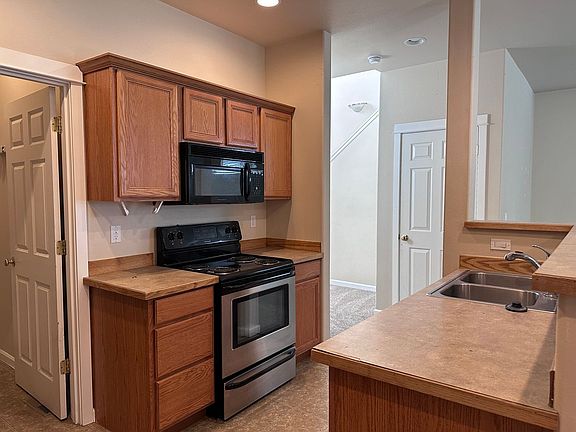 3rd image of 2614-2616 SW Cascade Mountain Ln #2614