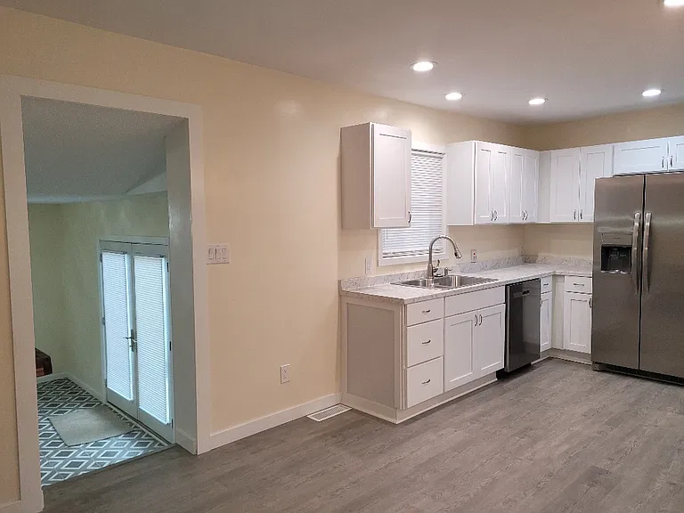 8723 Farmwood Ct — Photo 4