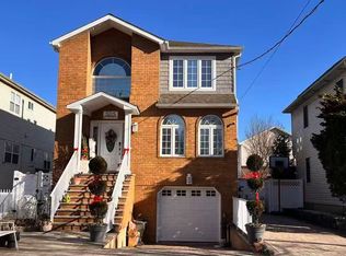 505 Willowbrook Rd #1, Staten Island, NY 10314