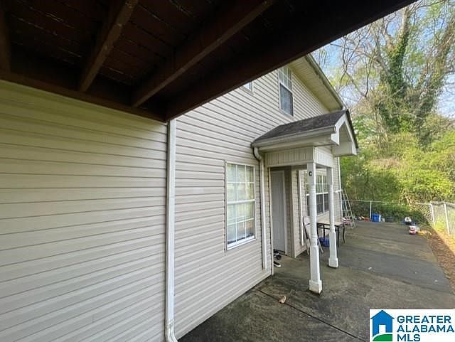 2nd image of 404 McCullars Ln
