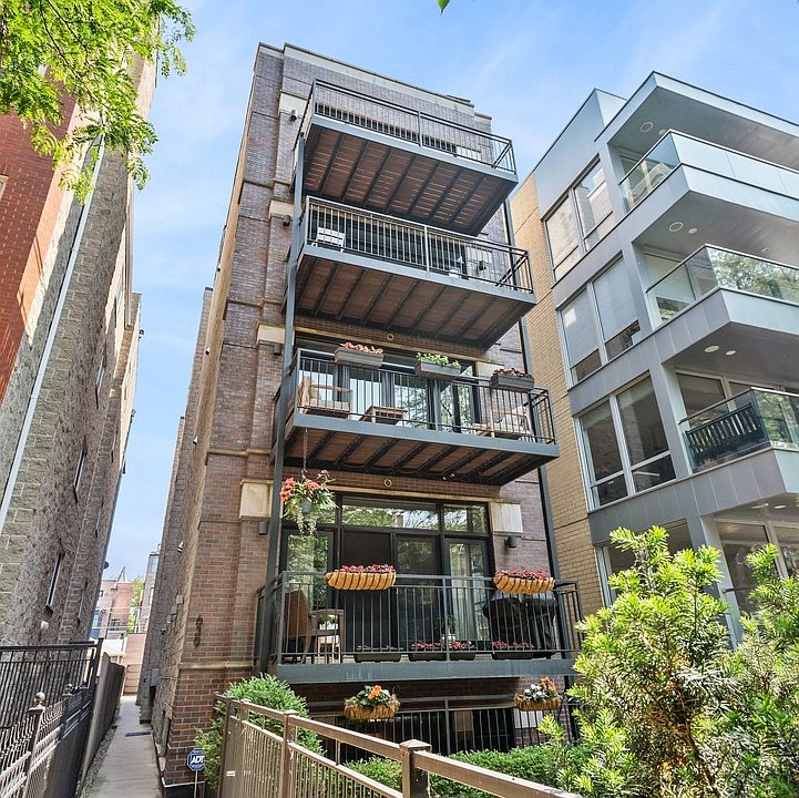1st image of 639 W Wrightwood Ave #4