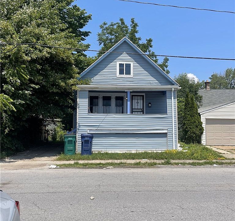 1st image of 196 Heminway St