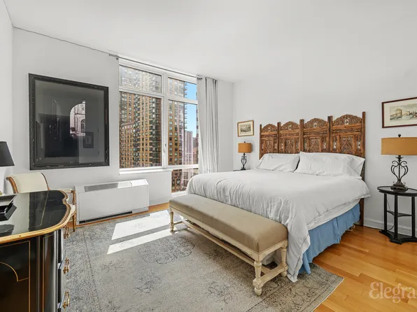 80 Riverside Boulevard image 7 of 17