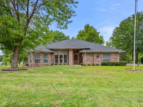 243 Spring Lake Dr, Mineola, TX 75773