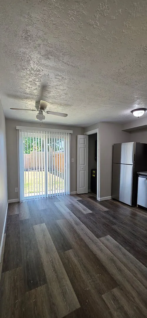 481-Satter Dr — Photo 3