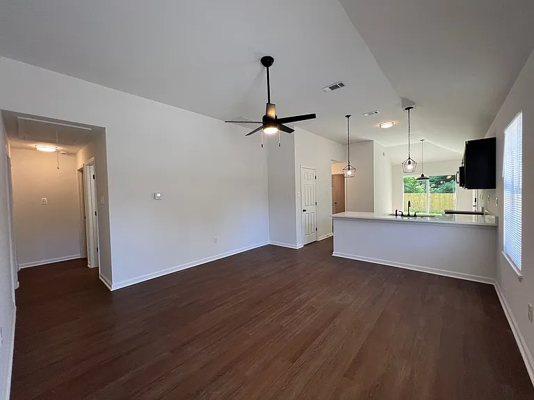 3558 Denver St — Photo 2