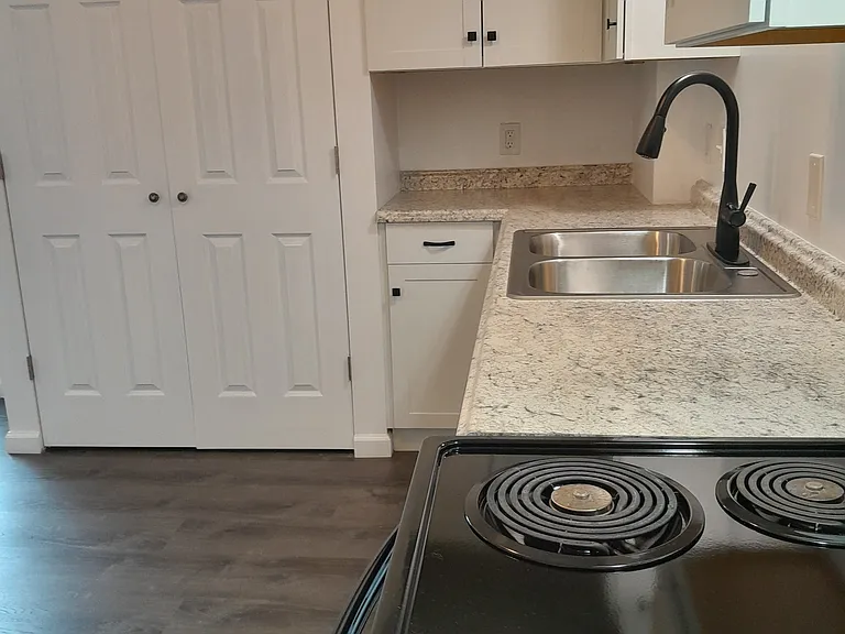 114 E Christie Ave — Photo 4
