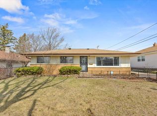 8226 W Clovernook St, Milwaukee, WI