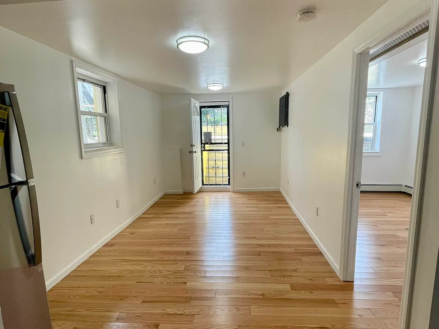 21-40 Steinway Street — Photo 2