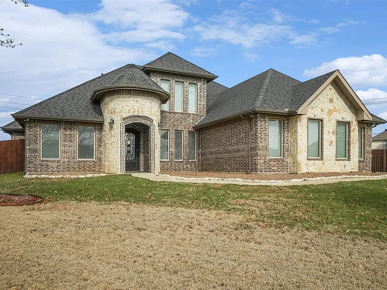 1012 Mallard Way — Photo 1