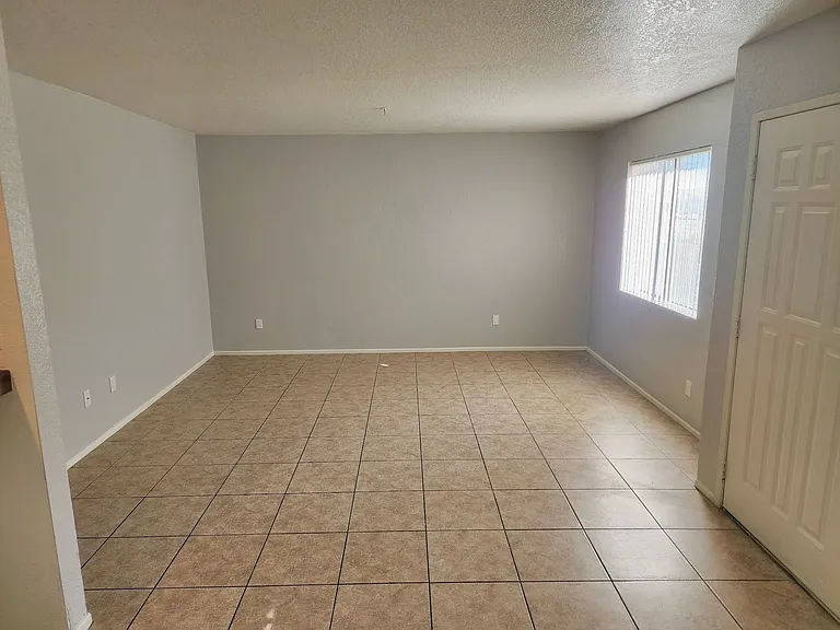 Sandy Palms Apartments — Photo 5