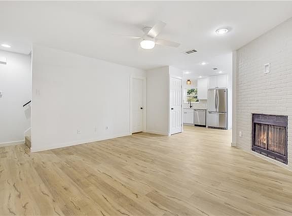 4th image of 1500 Woodlawn Blvd #201