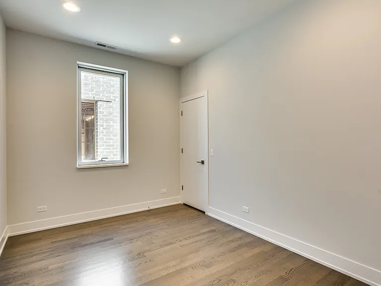 2353 N Seeley Ave #4A — Photo 18