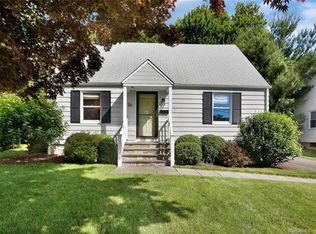 56 Country Rd, Fairfield, CT 06824