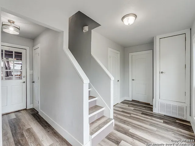 238 Ledgeview Dr — Photo 12
