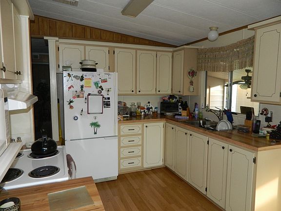 2nd image of 2425 Harden Blvd Lot 106