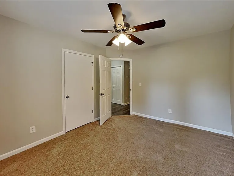 603 Brolley Ct — Photo 10