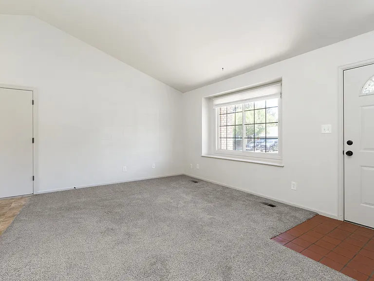 1956 Promenade Way — Photo 7