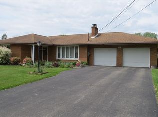 883 Valley View Dr, Brookfield, OH 44403