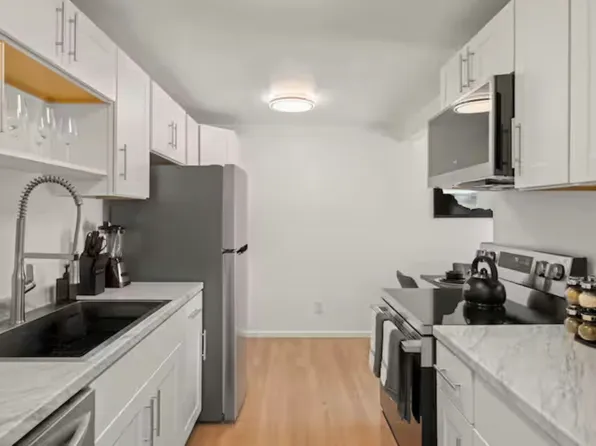 4505 Linden Ave N APT 202, Seattle, WA 98103