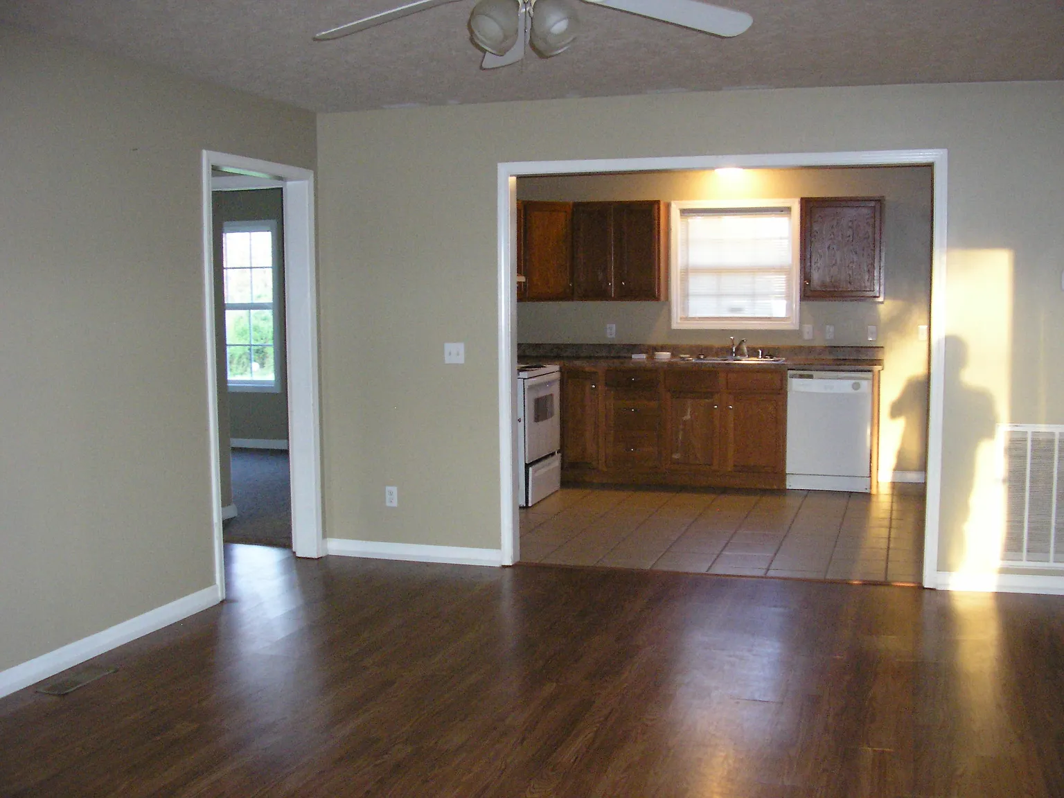 406 Clark Street — Photo 2