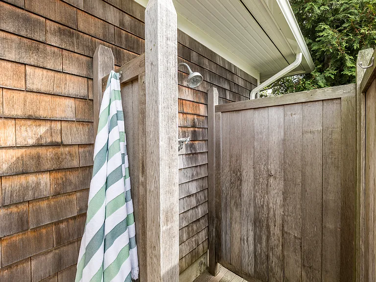 940 Deerfield Rd — Photo 18