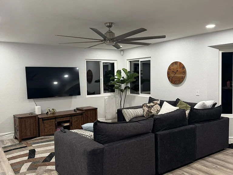 5841 N Belbrook Dr — Photo 4