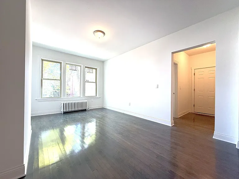 Richland Apartments on Bartlett — Photo 5